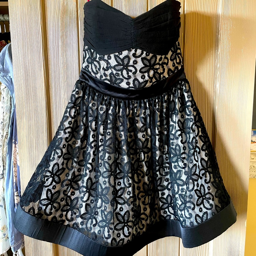 Betsy Johnson black and white dress- Size 6